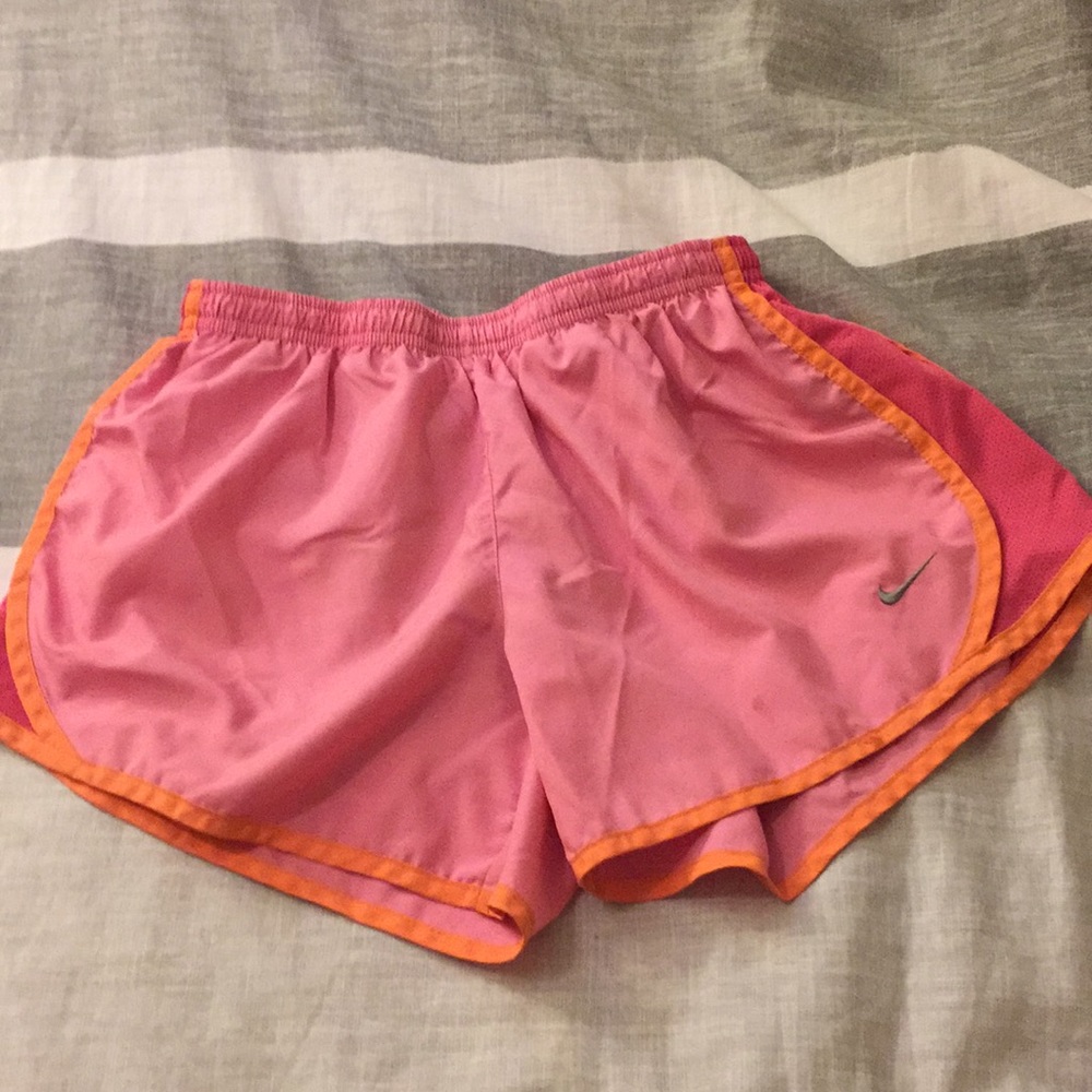 NIKE SHORTS